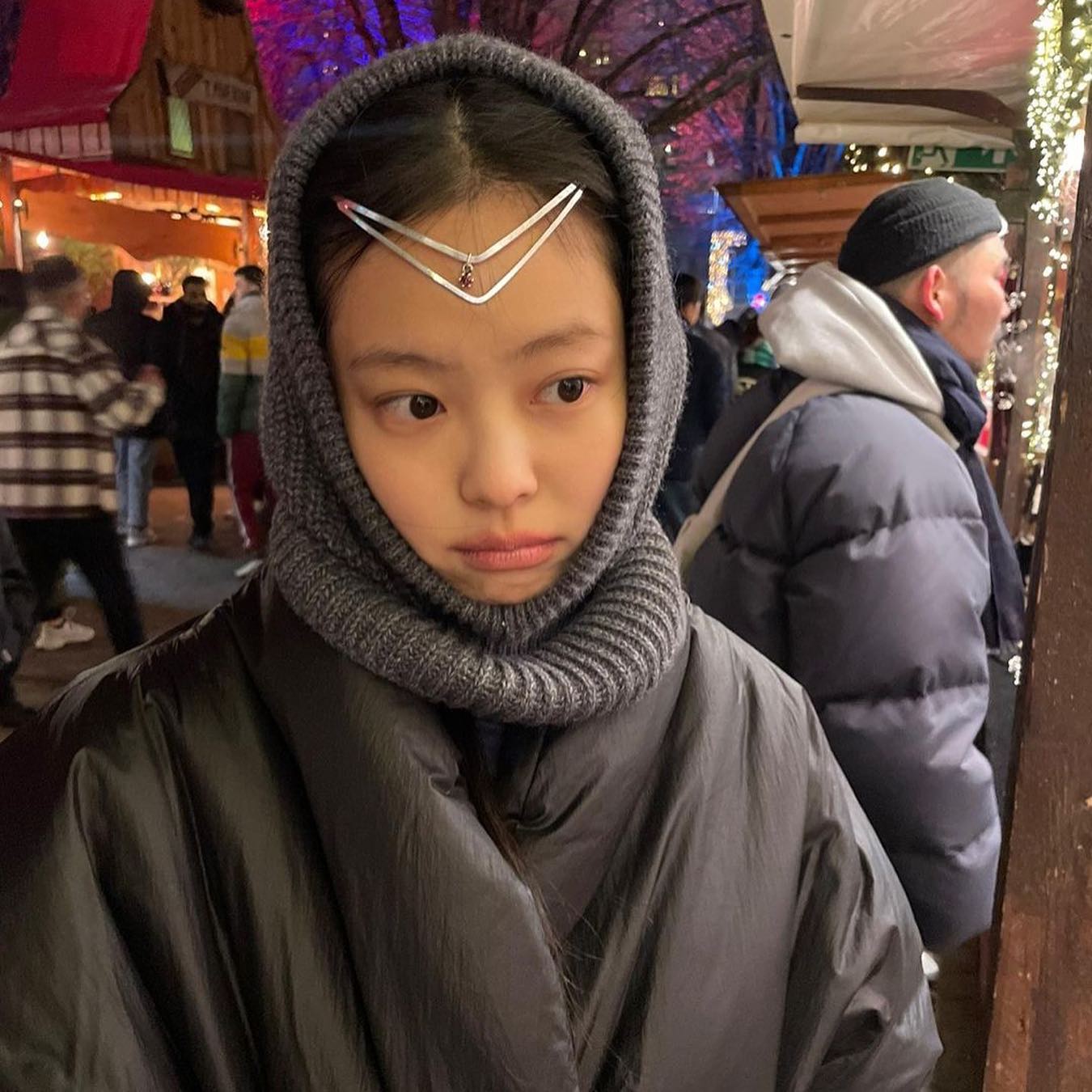 就連Jennie也愛上巴拉克拉法帽