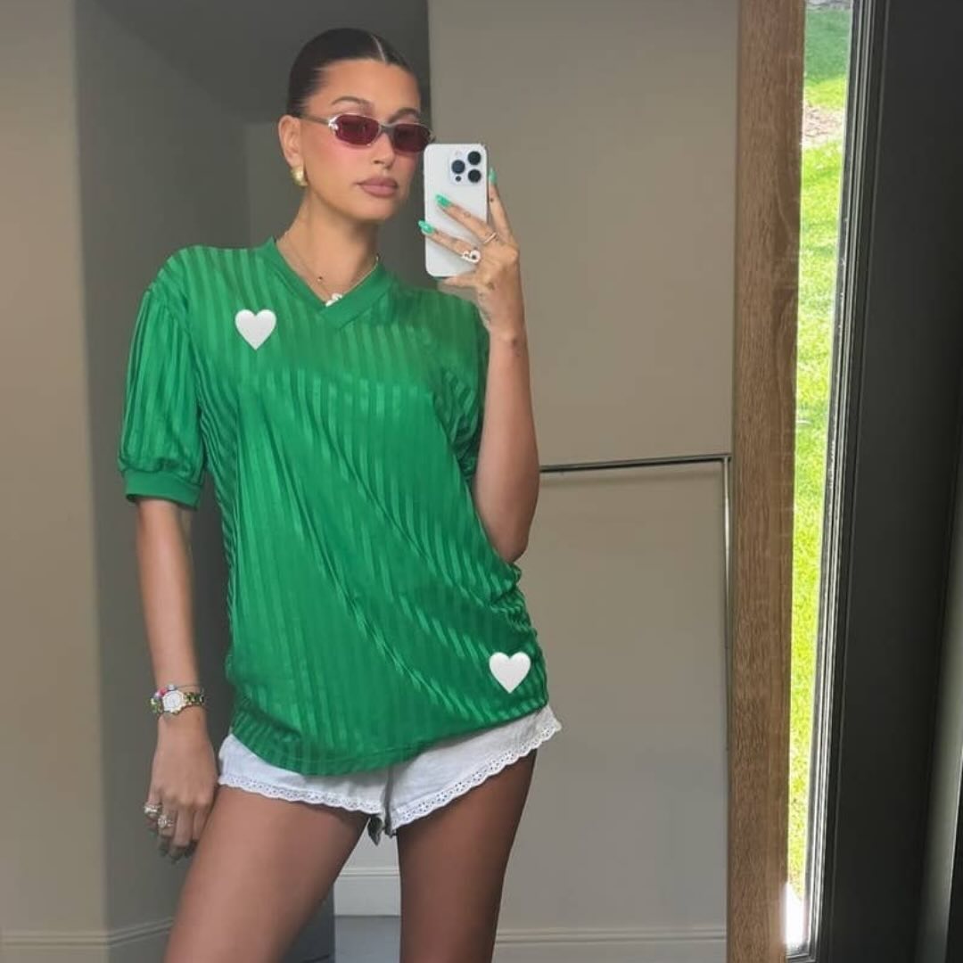 2024年Coachella音樂季穿搭亮點：Hailey B