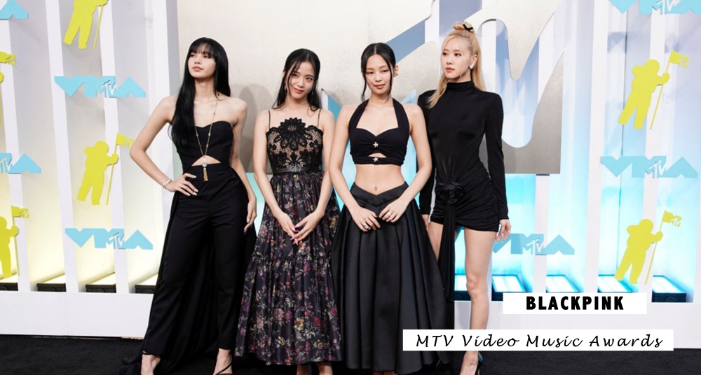 BLACKPINK黑色禮服登MTV紅毯太美！4大精品氣勢逼人，Lisa大秀直角肩、Jennie螞蟻腰太性感～