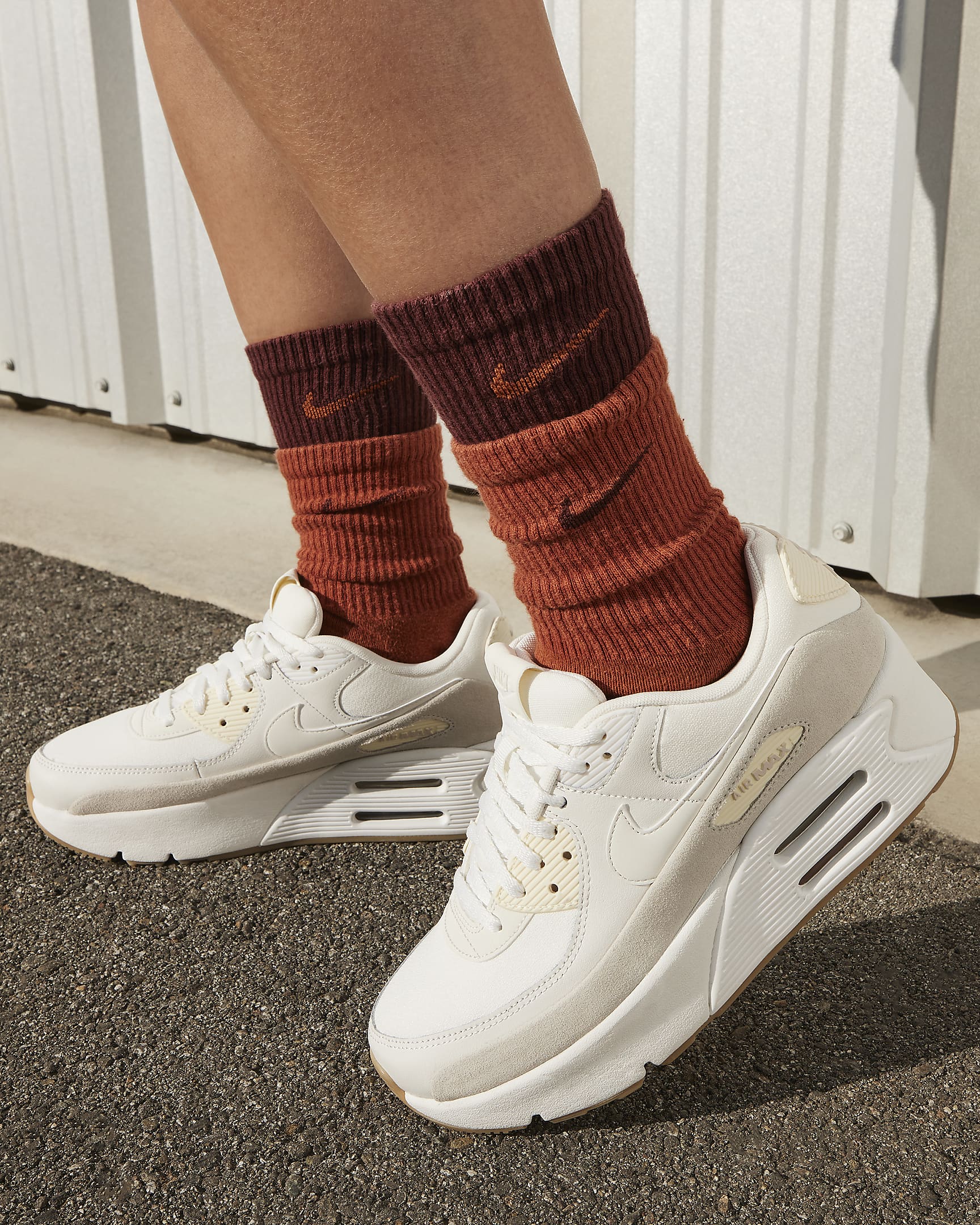 NIKE Air Max 90 LV8建議售價NT$$4,5