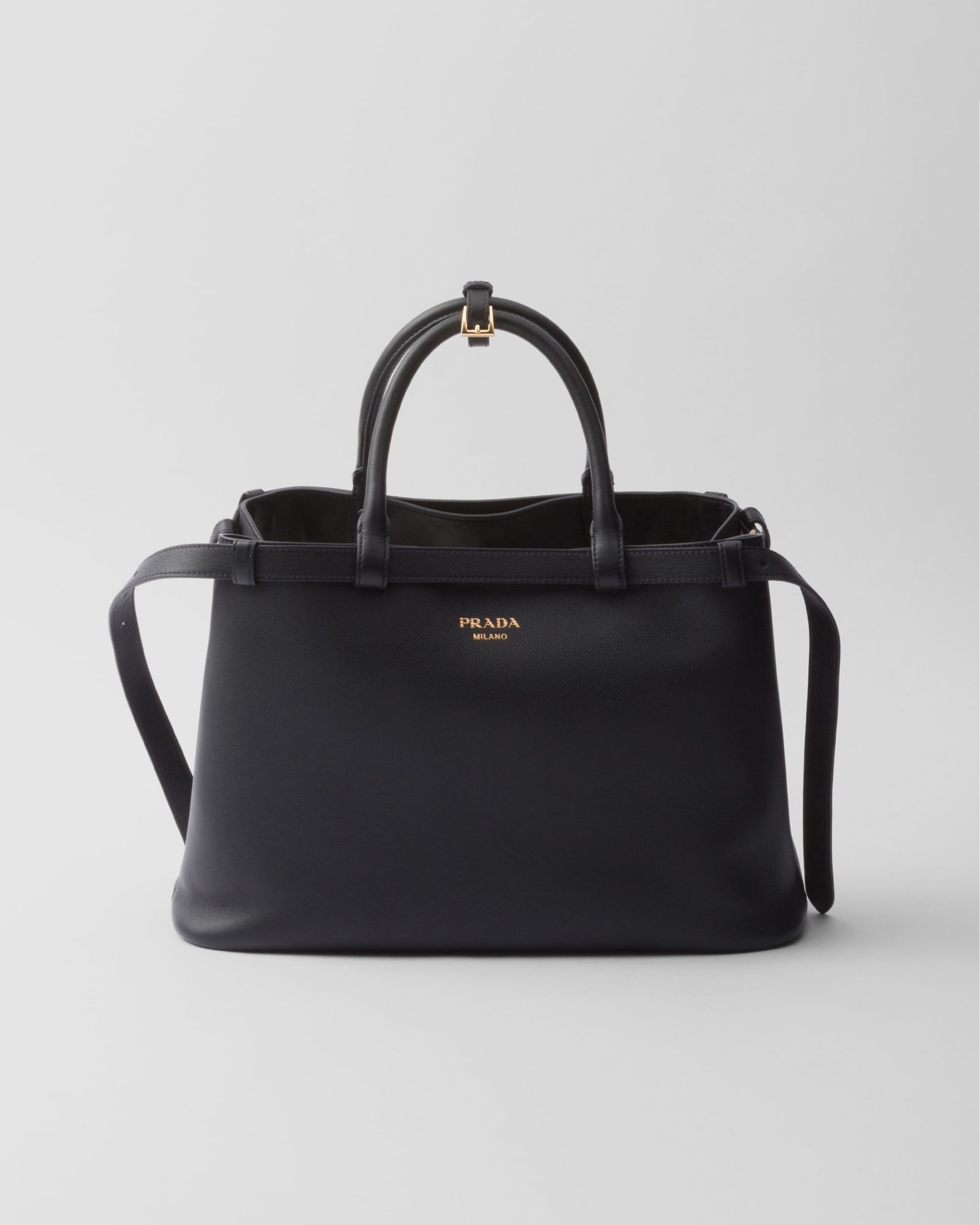 Prada Buckle中號皮革手袋連雙皮帶建議售價NT$1