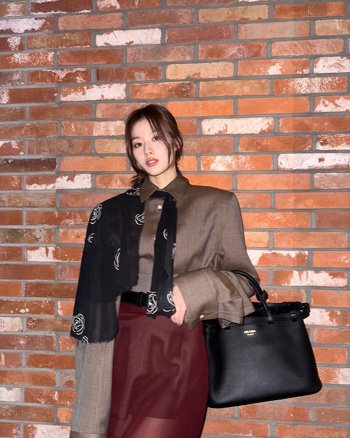 Prada Buckle中號皮革手袋連雙皮帶建議售價NT$1