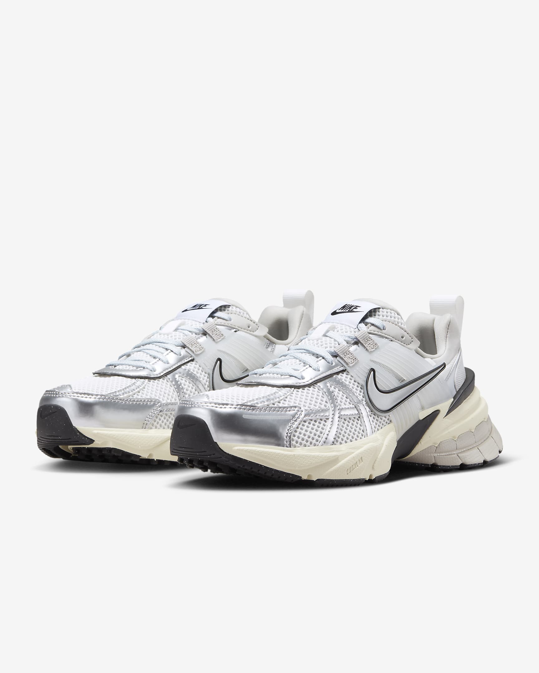 NIKE V2K Run建議售價NT$3,600