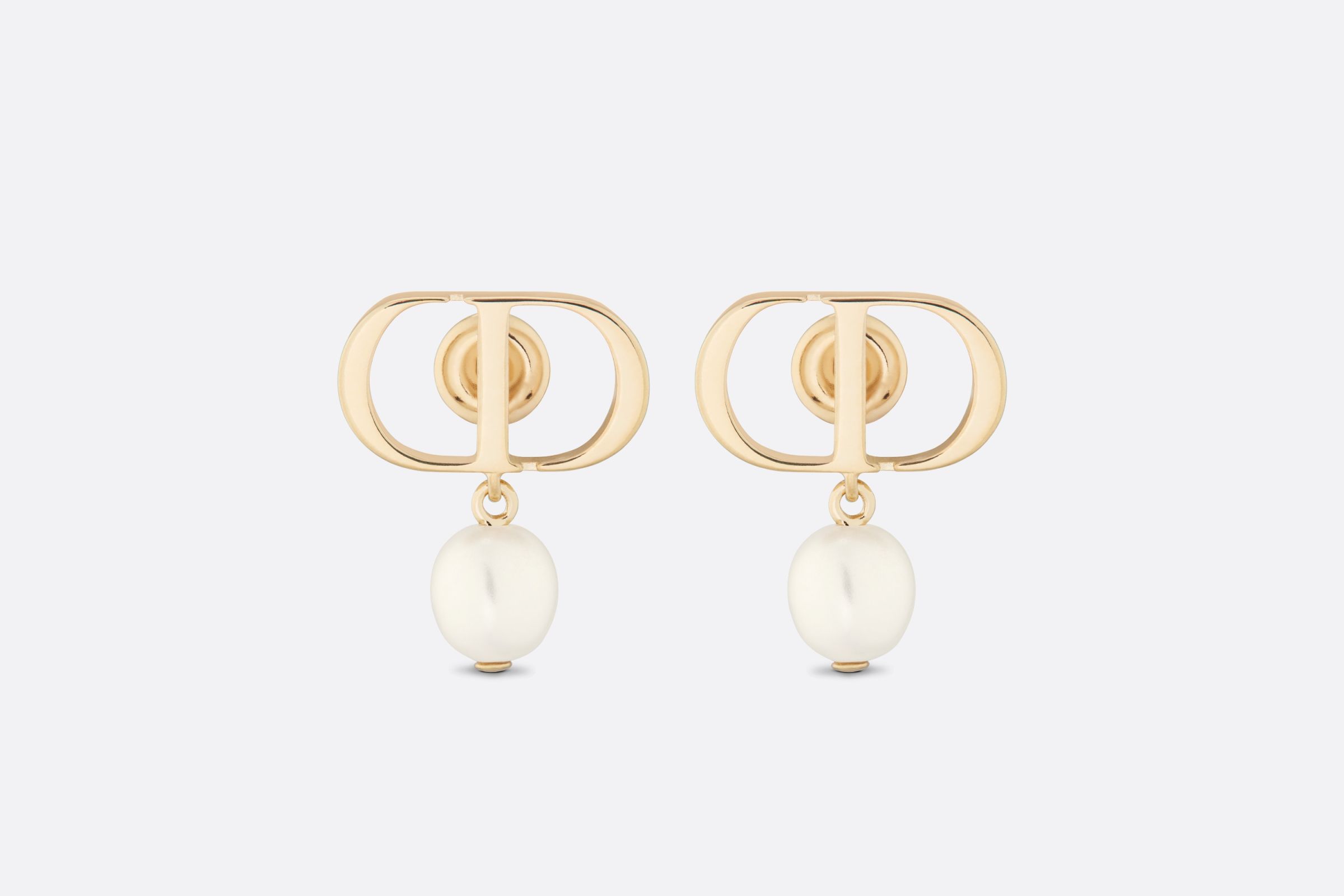 DIOR Petit CD耳環建議售價NT$ 13,500