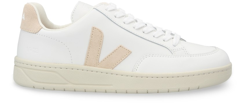 VEJA V-12 NT.$3,990 /€127