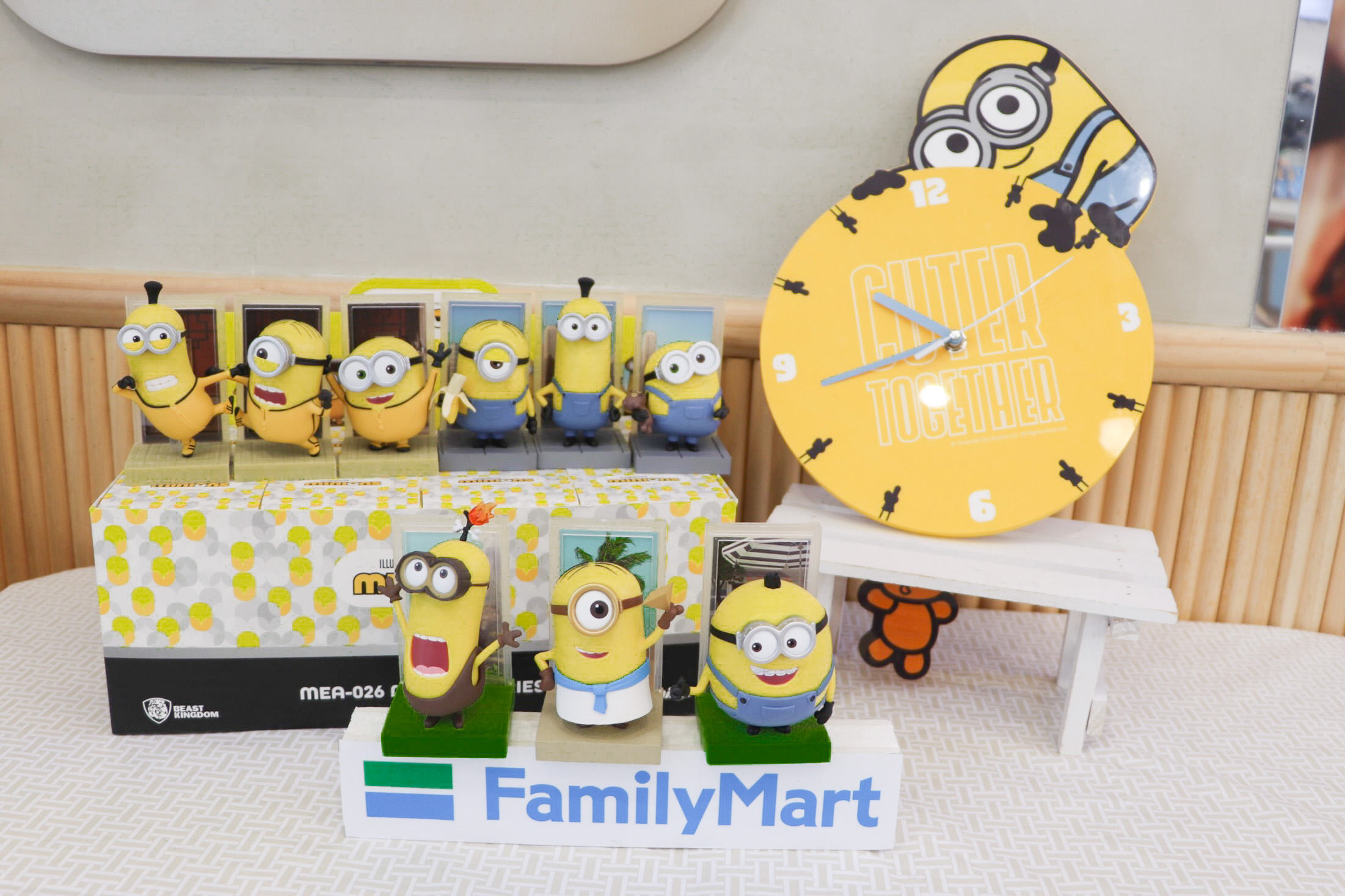 全家最新「小小兵」集點加價購登場！Bob&Tim超可愛玩偶可變身