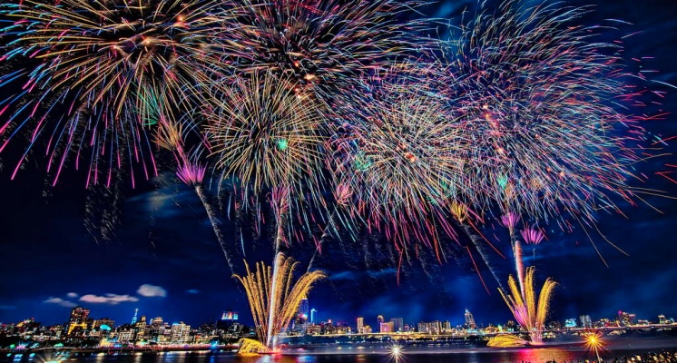 快訊／大稻埕情人節煙火延至8/29華麗登場！浪漫河畔音樂會、璀璨煙火陪你度過最浪漫的七夕之夜♡