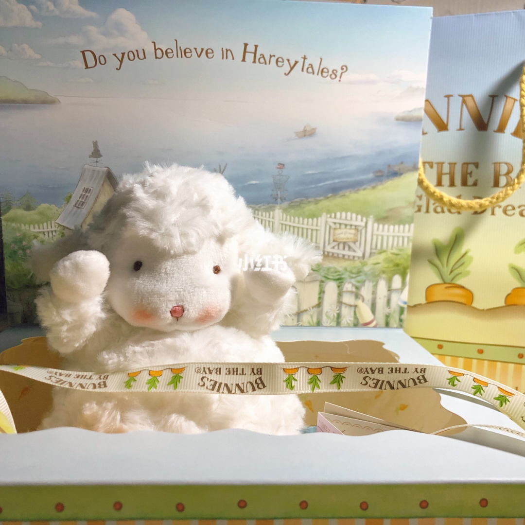 交換禮物選這個!美國品牌「Bunnies By The Bay」推出不掉毛的羊咩咩玩偶,抱起來軟綿綿的超療癒~