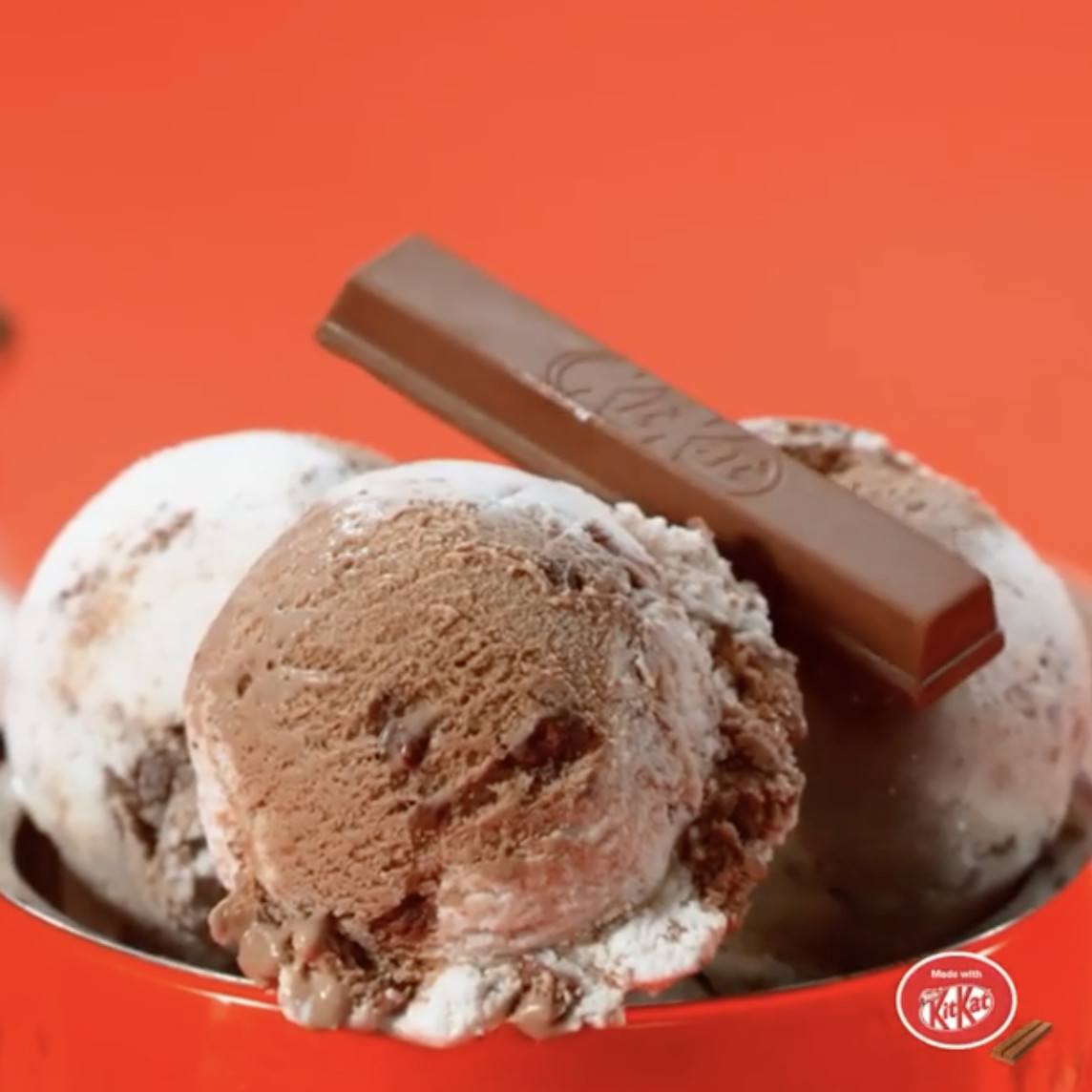 看到它就直接收 韓國31冰淇淋x Kitkat 推出聯名冰品 這股甜蜜旋風也燒到 愛的迫降